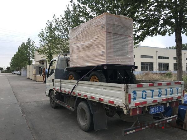 一臺30kw含棚拖車發電機組于2018年5月18日成功發往浙江省義烏市