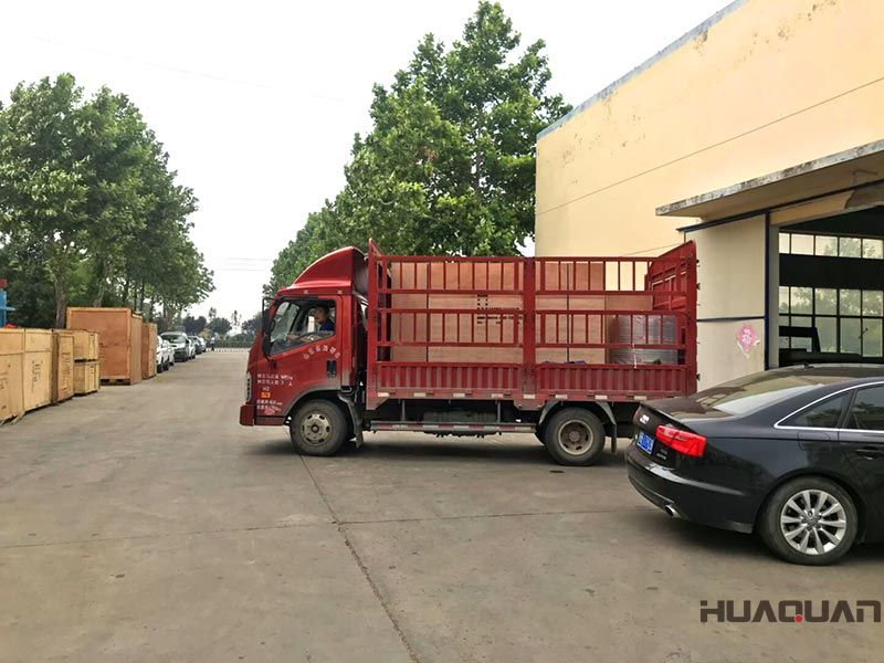 一臺HQ200GF移動靜音拖車發(fā)電機組在六月13號發(fā)往湖北省鄂州市