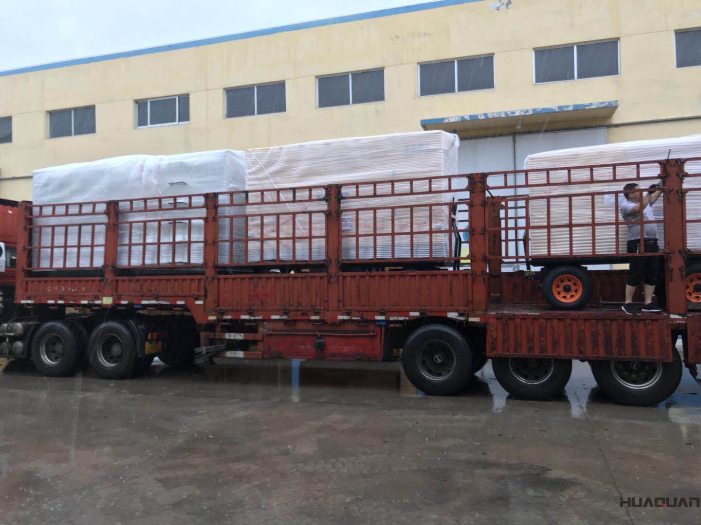 兩臺型號為HQ120GF和HQ300GF移動拖車（含棚）型柴油發電機組于7月23號發往河南