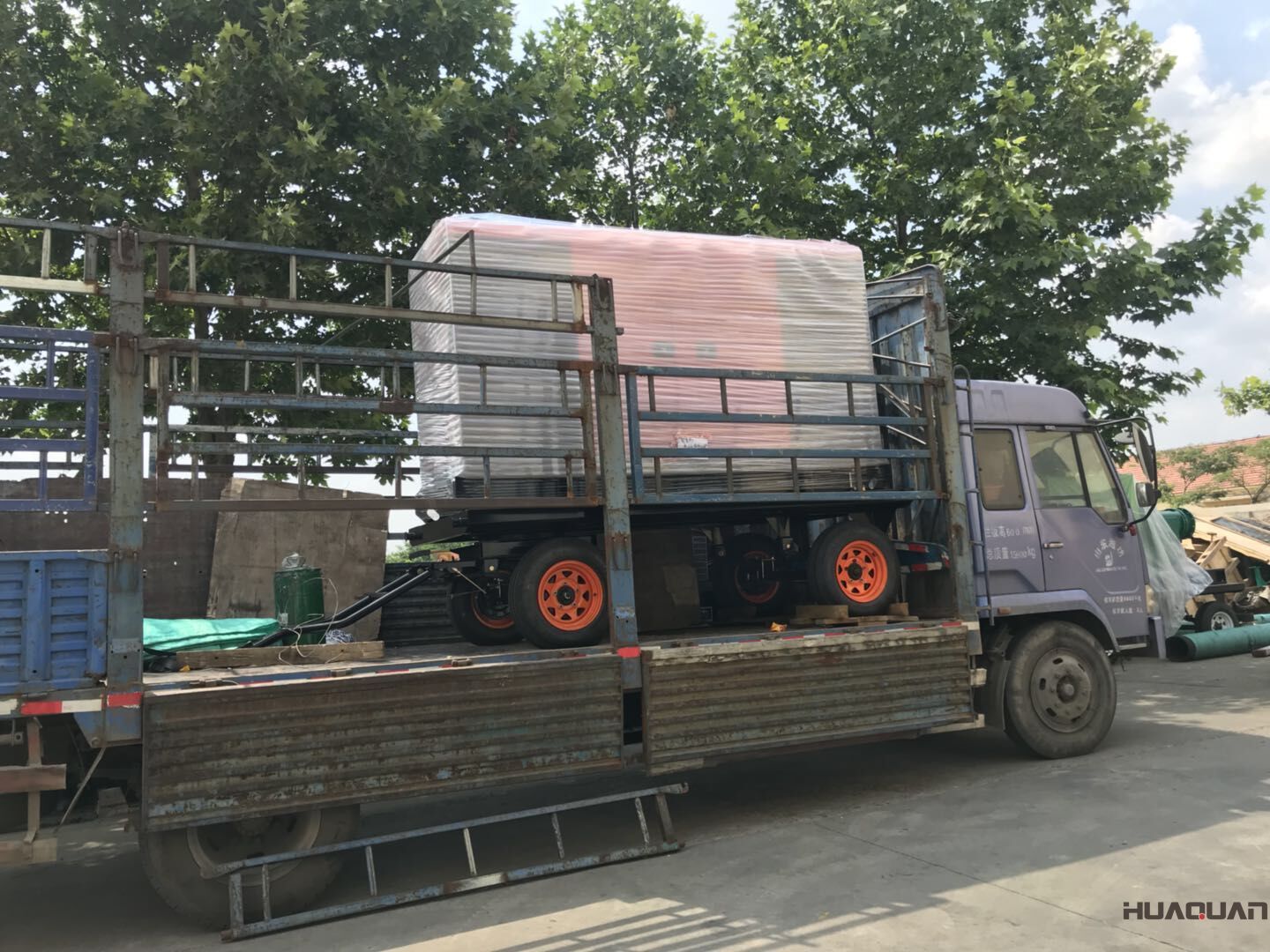 7月28號(hào)一臺(tái)150kw移動(dòng)靜音型柴油發(fā)電機(jī)組發(fā)往上海